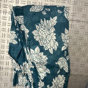 Lightweight 100% cotton Floral Teal and White Scarf